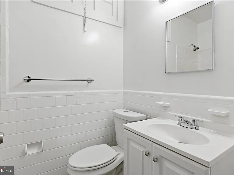 221 20th St NE #3 — Photo 27