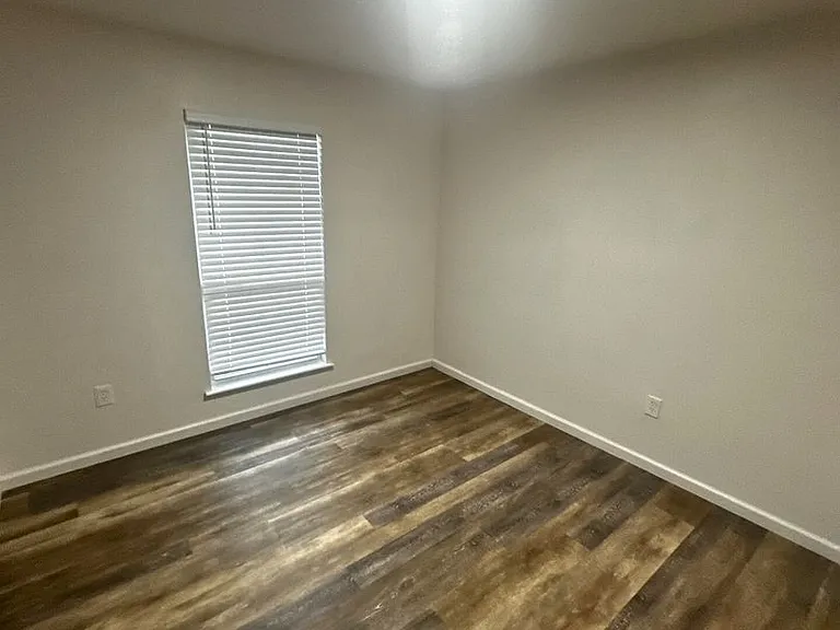 24473 Marie Ct — Photo 8