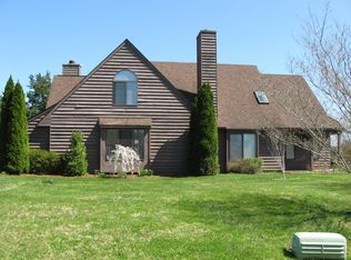 1077 Highlands Dr, Charlottesville, VA