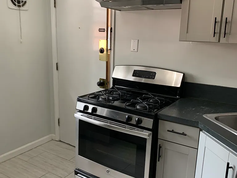 3660 Peachtree Rd NE #F6 — Photo 2