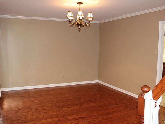 3rd image of 373 Mysen Dr