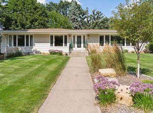 3072 Churchill St, Roseville, MN 55113