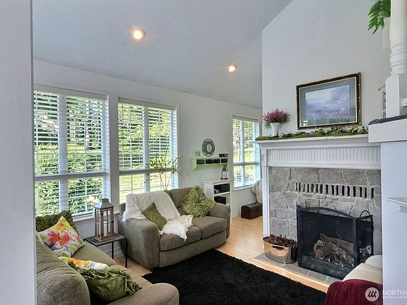 5th image of 18408 97TH Street Ct NW