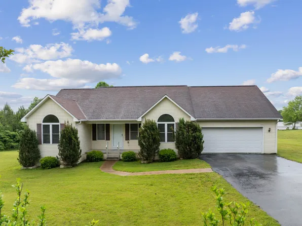 218 Captains Cv, Parsons, TN 38363