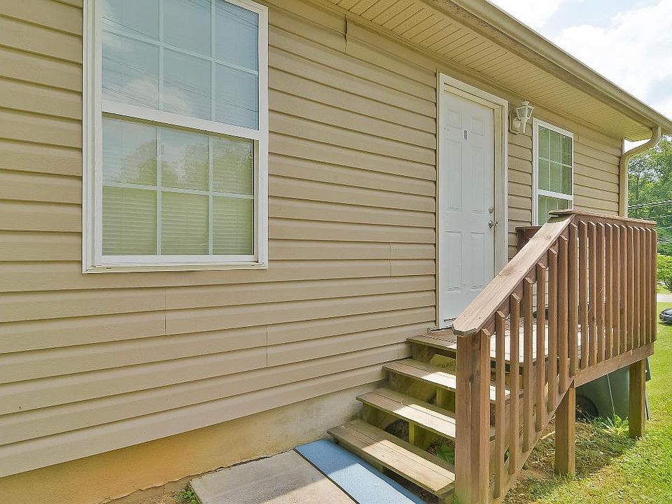 1st image of 1004 Lynn Dr #1