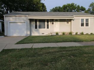 704 S Willow St, Effingham, IL 62401