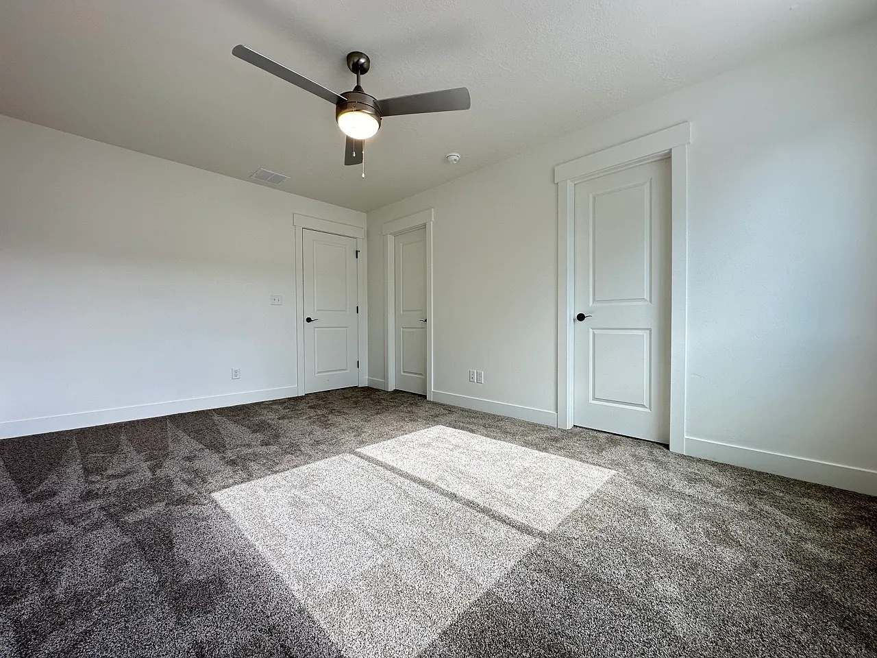 719 N 160 E - 1 — Photo 2
