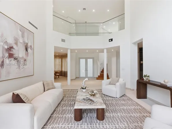 3752 NE 199th St, Aventura, FL 33180