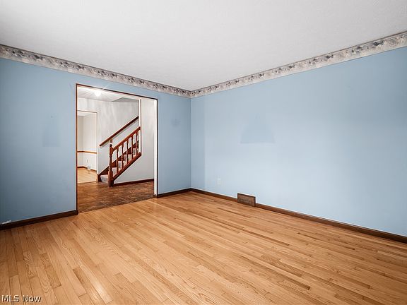 5th image of 4011 W 204th St