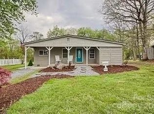 103 Feagan Rd, Hendersonville, NC 28792