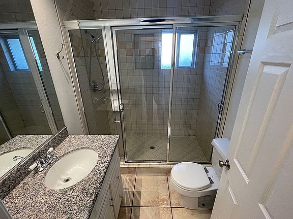 4th image of 3121 Royal Oaks Dr