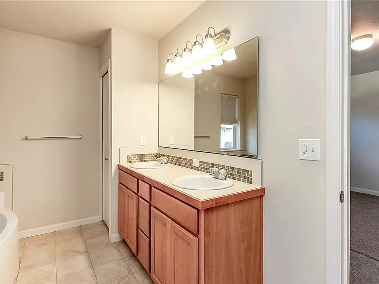 1626 Craig Rd SE — Photo 17
