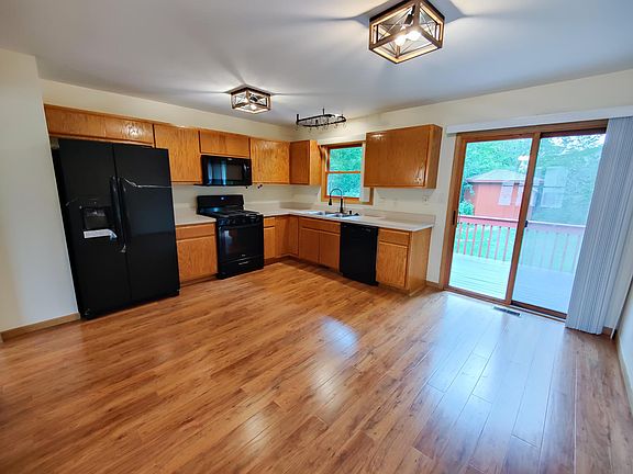 5th image of 102 Woodview Ln