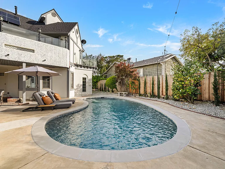 8001 Alverstone Ave — Photo 86