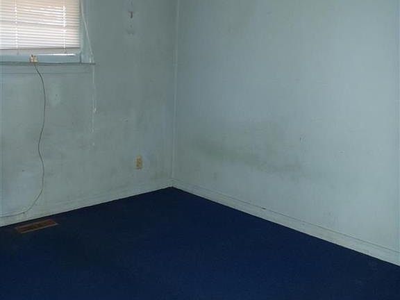 3rd image of 1958 Marigold Ln