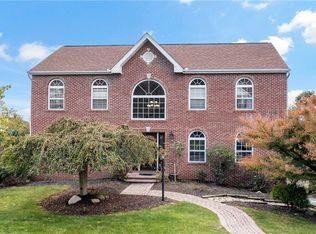 111 Lilac Ct N, Oakdale, PA 15071