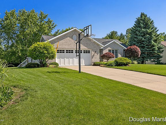 2nd image of 1115 Lumina Dr