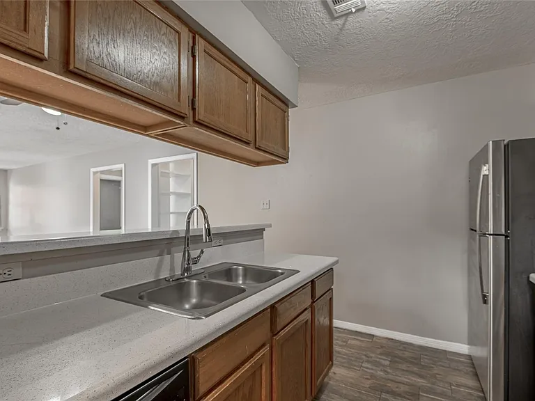 2402 Sycamore Ave #A1 — Photo 10