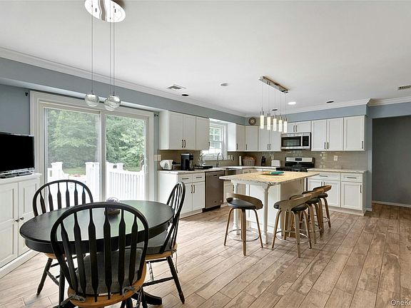 4th image of 7 S Cranford Road