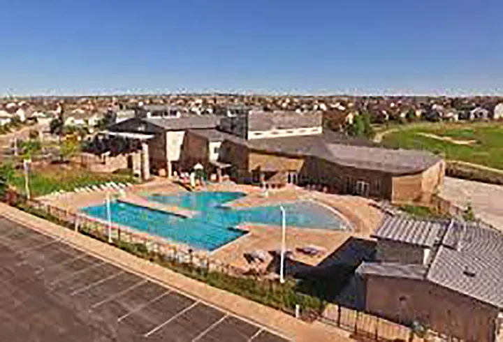 6 bed, 4901 sqft, $3,700 — Photo 4