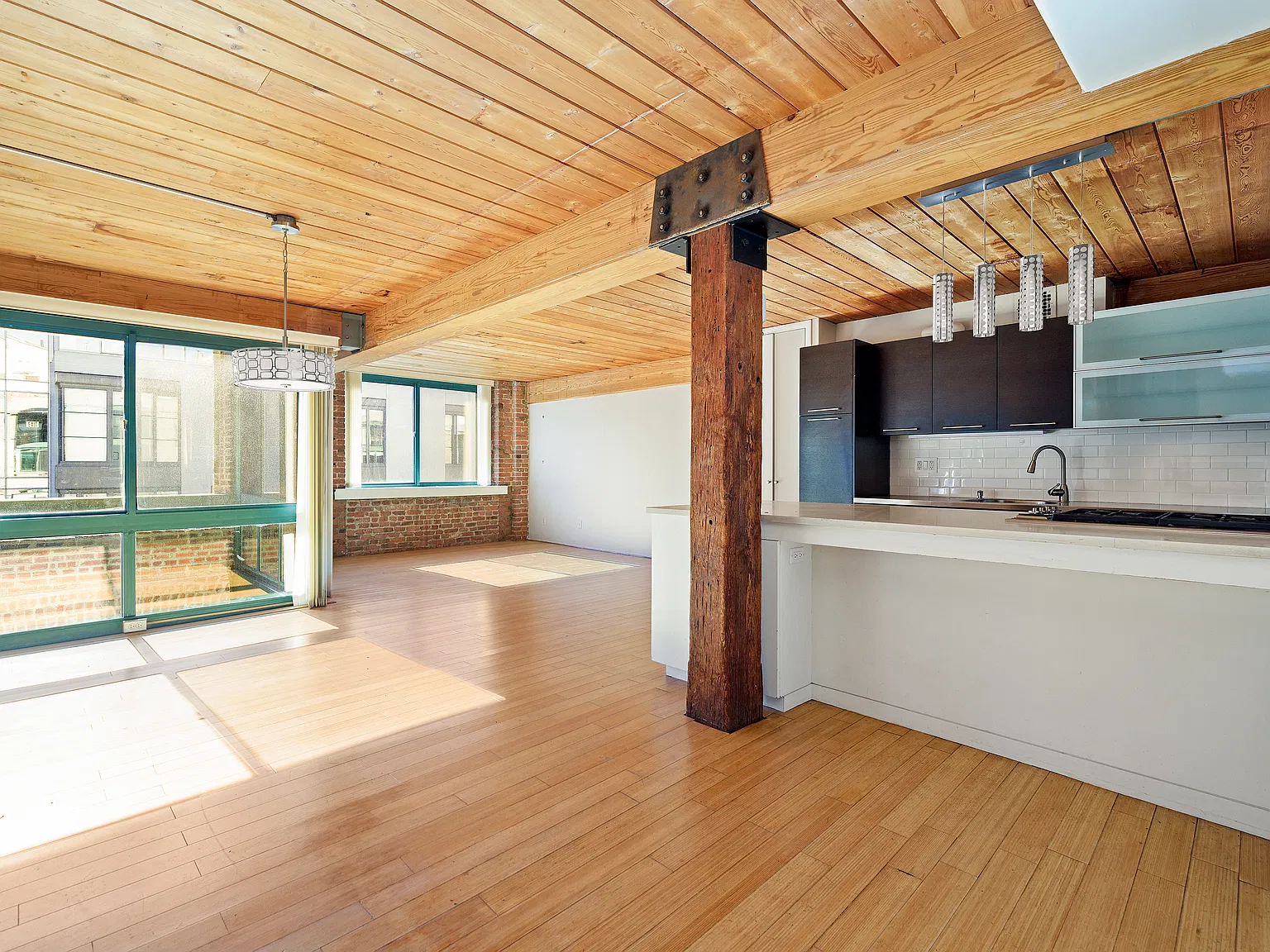 376 President Street — Photo 2