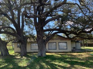 648 Walker Rd, Goliad, TX 77963