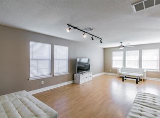 263 Rolling Brook Dr, Dickinson, TX 77539