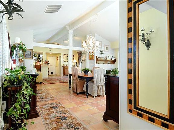 3rd image of 1162 W Calle Yucca