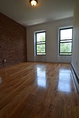 Rented by Makover Group Inc | media 35