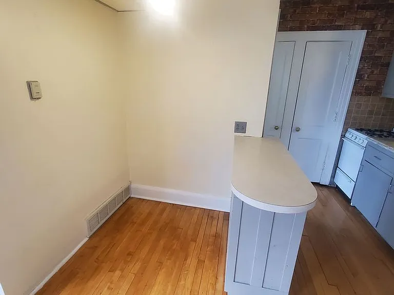 915 Minnesota Ave. ( 11 Unit) — Photo 6