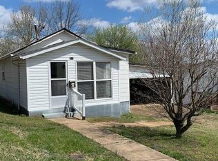 318 Lake St, De Soto, MO 63020