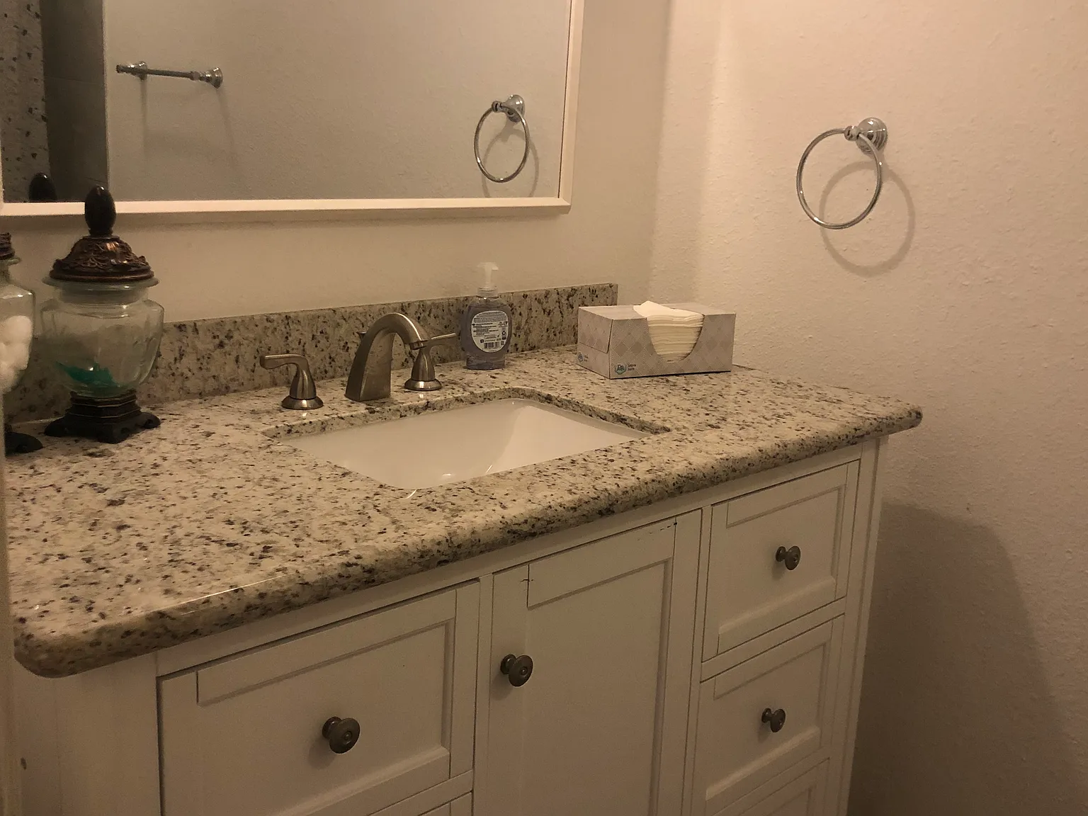 3 bed, 2335 sqft, $4,900 — Photo 4