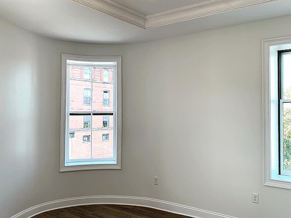 3rd image of 68 Putnam St #301