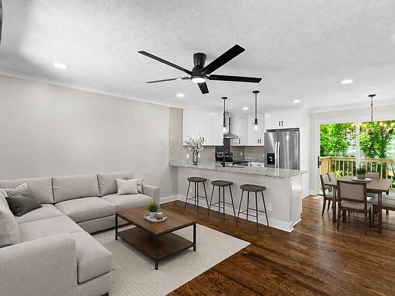 4th image of 203 22nd Ave E