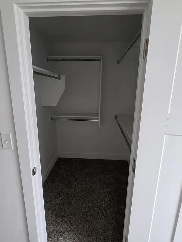 2 bed, 1.0 bath, 1400 sqft, $1,275 — Photo 3