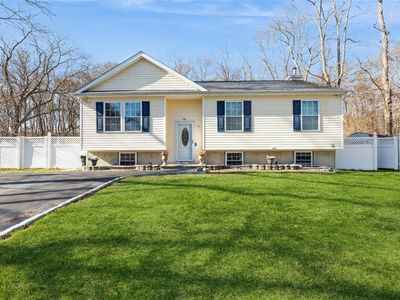 7 Baldwin Court, Medford, NY, 11763