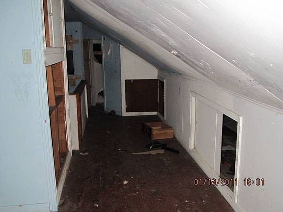 4th image of 568 Alabama Ave