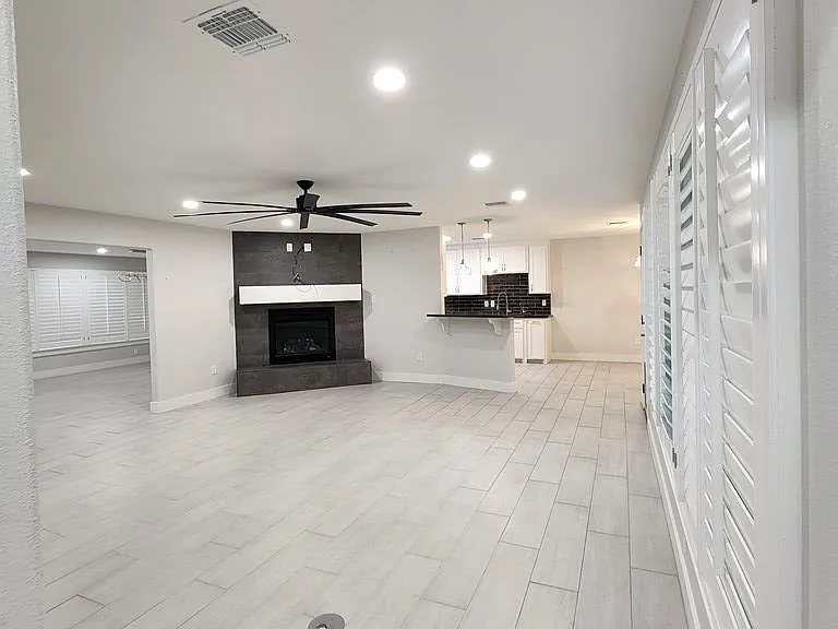 3300 Durant Dr — Photo 30
