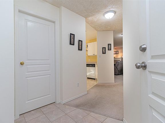 5th image of 490 Marsett Pl #102