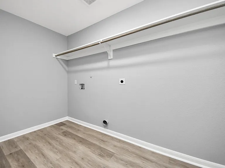 6832 Foster St — Photo 23
