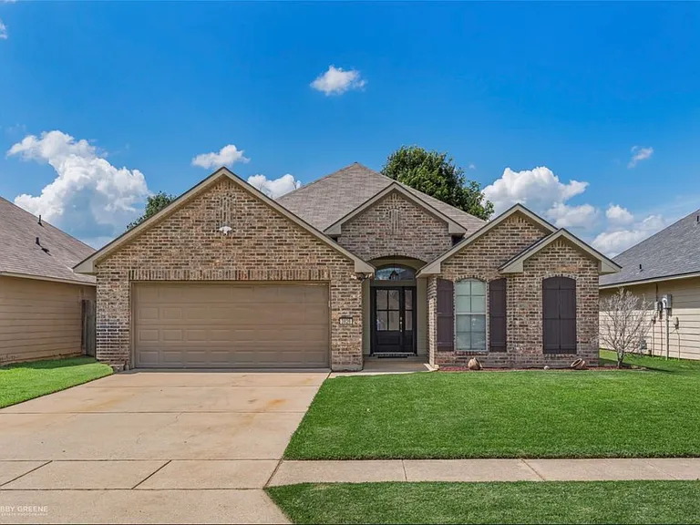 3826 Pickering Pass Dr — Photo 3