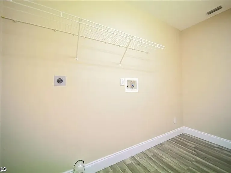 604 Thomas Sherwin Ave S — Photo 21