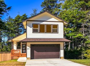 8711 NW Seal Rock St, Seal Rock, OR 97376