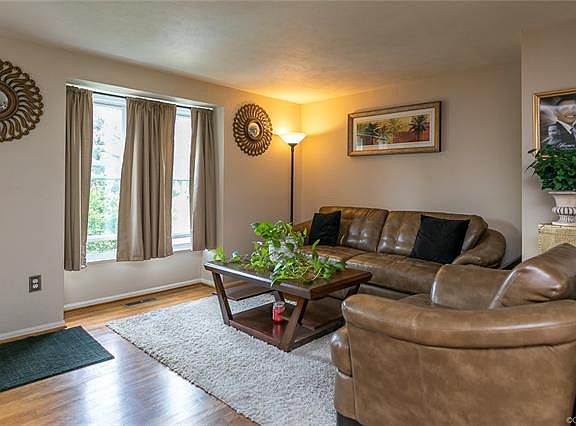 5th image of 8415 Shannon Green Ct