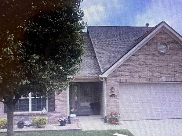 10690 Crane Dr, Indianapolis, IN 46231