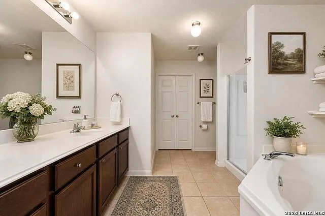 6902 Luckey Path — Photo 8