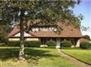 2506 Colonial Dr, Orange, TX 77630
