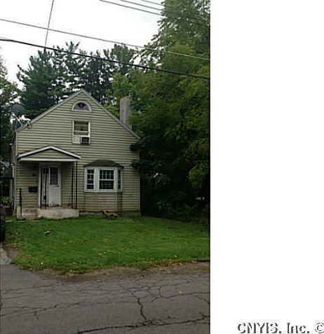 1st image of 125 Leonard Ave