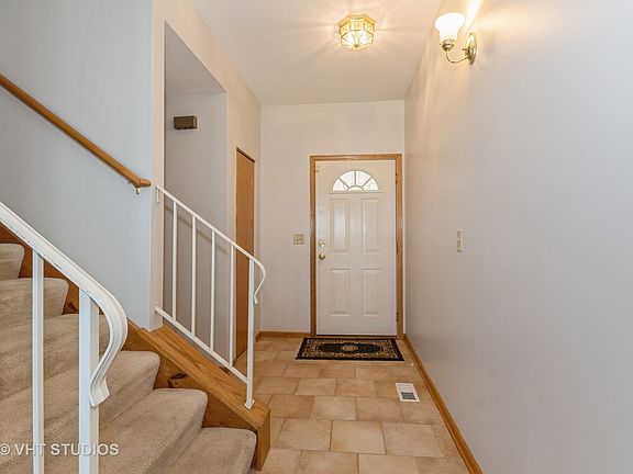 2nd image of 2753 Foxwood Dr #2753