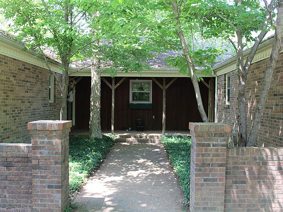 3rd image of 2129 Tanglewood Ct